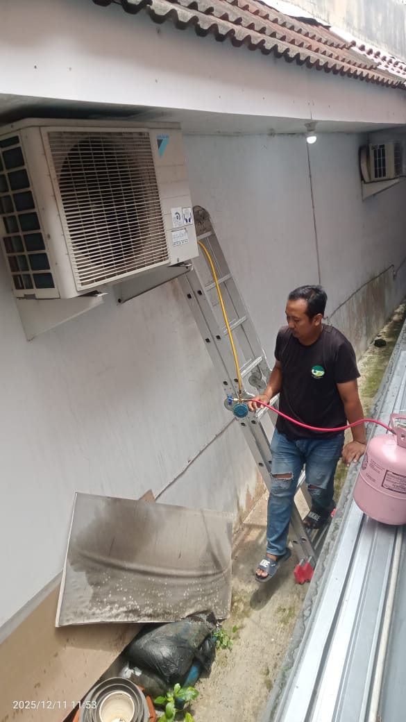 Dokumentasi service AC Semarang CV Rafa Jaya Teknik